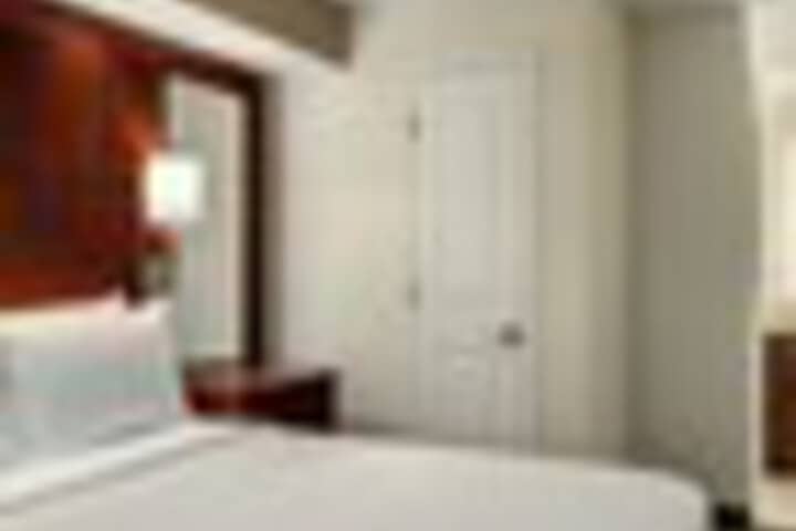 Room 17 of 102