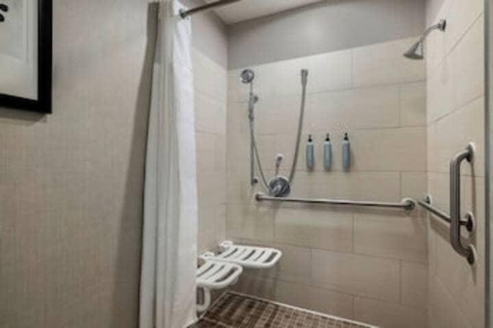 Room 46 of 102