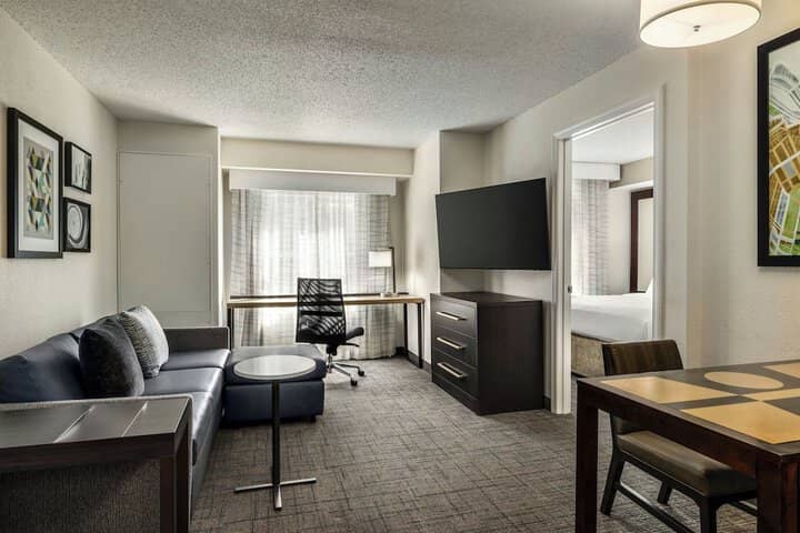 Room 42 of 102