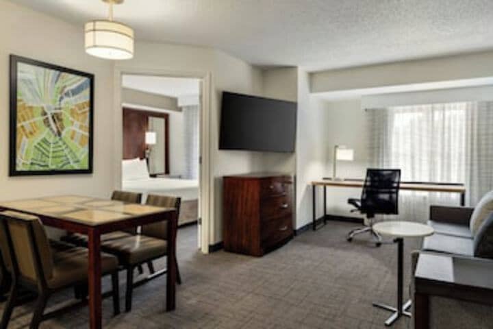 Room 37 of 102
