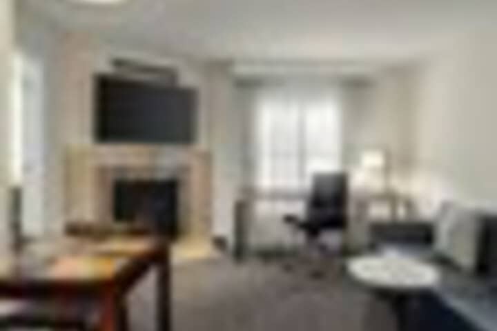 Room 20 of 102